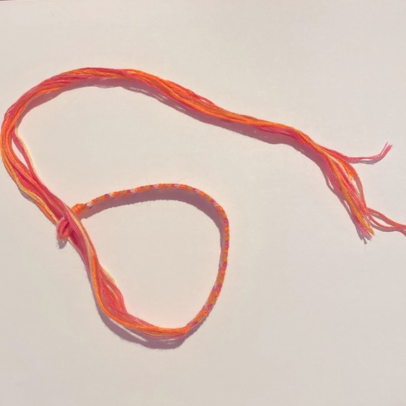 Hand Crafted String Bracelet Warm Colors Very interesting Design - Picture 4 of 6